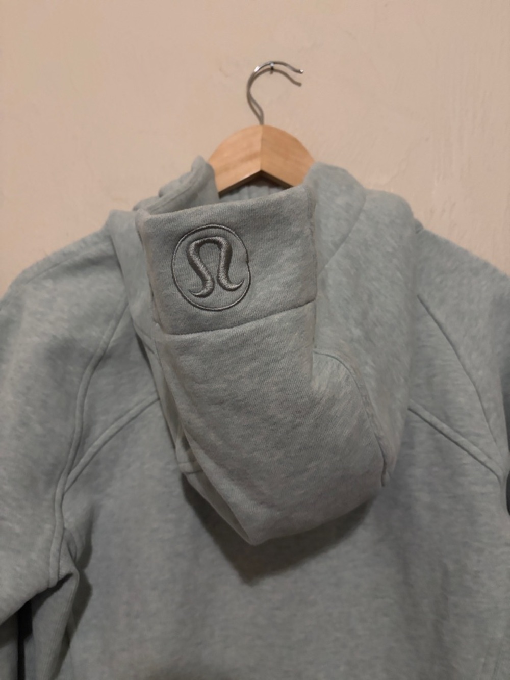 Lululemon Light Mint Green Scuba Full-Zip Hoodie. Worn Once. Excellent Condition - Picture 8 of 11